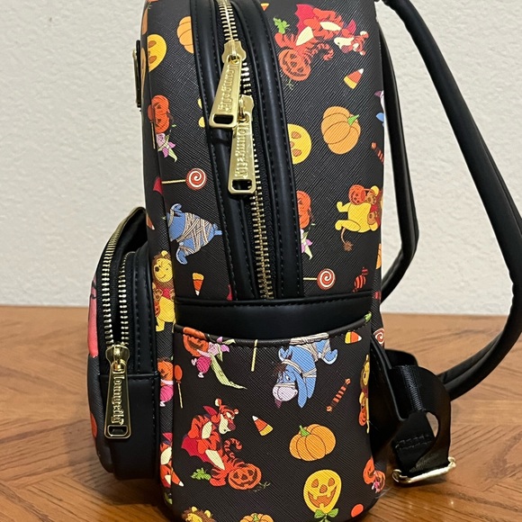 Disney loungefly Winnie the Pooh Halloween backpack, glows in the dark - Picture 2 of 5
